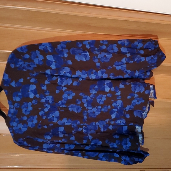 Rayon floral blouse - Picture 6 of 9